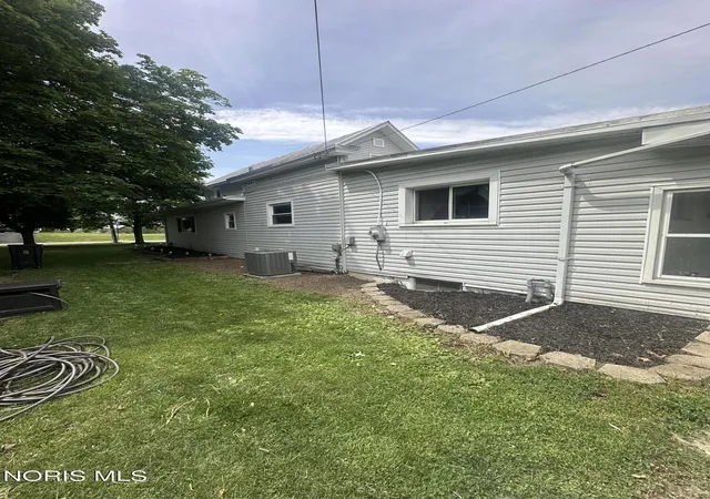 Photo 4 of Sale Pending at 512 W South St, Mc Comb, OH 45858 | MLS# 10009359 | Listing updated on 2026-08-04