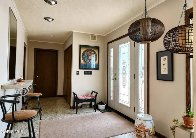 Photo 3 of Single family home for sale at 102 Oak St, Swanton, OH 43558 | MLS# 10009374 | Listing updated on 2026-07-27