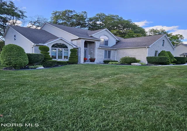 2nd image of 2367 Willow Pond Blvd, Sylvania, OH 43560 | MLS# 10009395