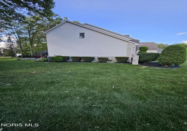 3rd image of 2367 Willow Pond Blvd, Sylvania, OH 43560 | MLS# 10009395