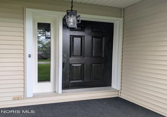 Homes for sale in Upper Sandusky, OH | 221 Duck Pond Rd, Upper Sandusky, OH 43351 | MLS# 10009386