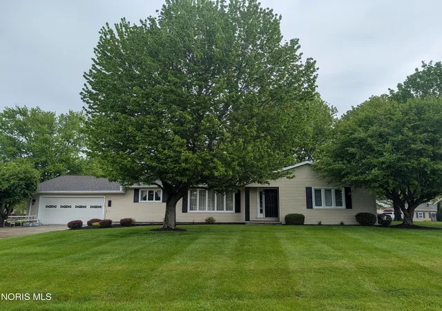 Homes for sale in Upper Sandusky, OH | 221 Duck Pond Rd, Upper Sandusky, OH 43351 | MLS# 10009386