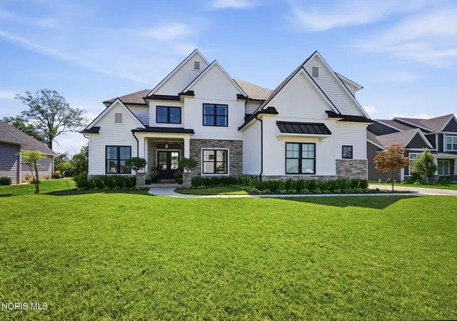 Homes for sale in Perrysburg, OH | 112 Grey Bridge Ct, Perrysburg, OH 43551 | MLS# 10009932