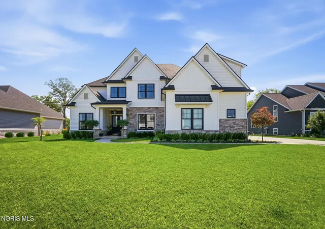 Homes for sale in Perrysburg, OH | 112 Grey Bridge Ct, Perrysburg, OH 43551 | MLS# 10009932