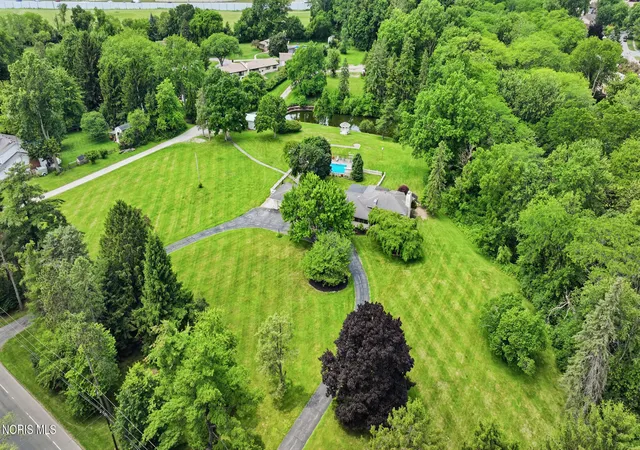 4th image of 1910 S Holland Sylvania Rd, Maumee, OH 43537 | MLS# 10009393