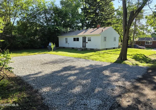 Photo 3 of Sale Pending at 546 Shasta Dr, Toledo, OH 43609 | MLS# 10009437 | Listing updated on 2026-09-14