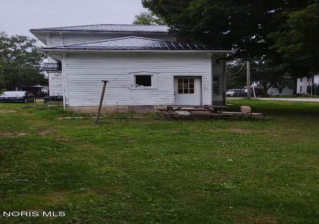 Homes for sale in Fayette, OH | 301 E Spring St, Fayette, OH 43521 | MLS# 10009424