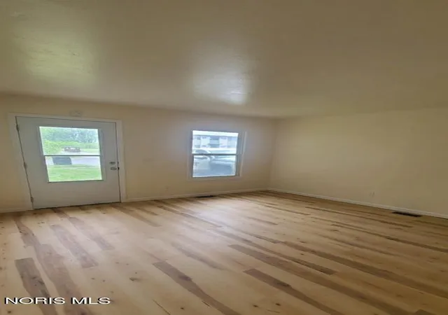 Photo 2 of Single family home for sale at 3527 N Erie St, Toledo, OH 43611 | MLS# 10009427 | Listing updated on 2026-07-17
