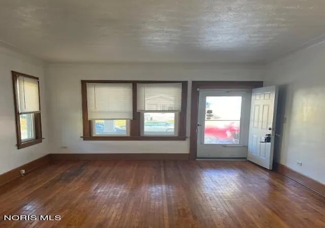 Photo 4 of Single family home for sale at 1757 Brussels St, Toledo, OH 43613 | MLS# 10009449 | Listing updated on 2026-10-06