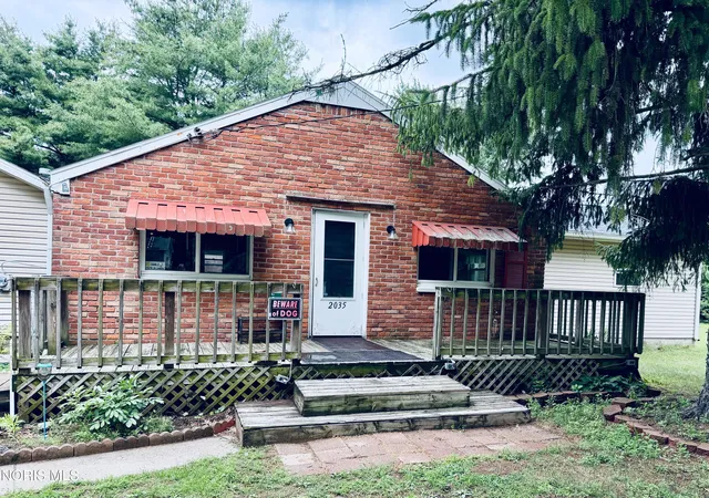 Homes for sale in Holland, OH | 2035 N Crissey Rd, Holland, OH 43528 | MLS# 10009742
