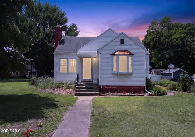 Homes for sale in Perrysburg, OH | 414 Findlay St, Perrysburg, OH 43551 | MLS# 10009502