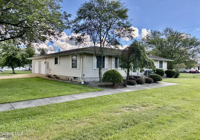 Photo 1 of Single family home for sale at 202 Cincinnati St, Blakeslee, OH 43505 | MLS# 10009566 | Listing updated on 2026-08-28
