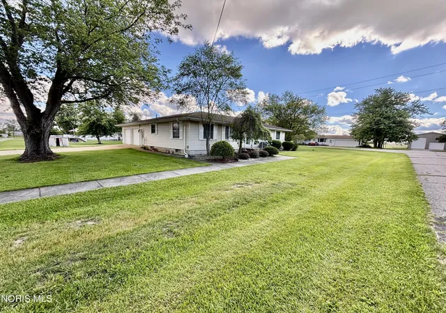 Photo 2 of Single family home for sale at 202 Cincinnati St, Blakeslee, OH 43505 | MLS# 10009566 | Listing updated on 2026-08-28