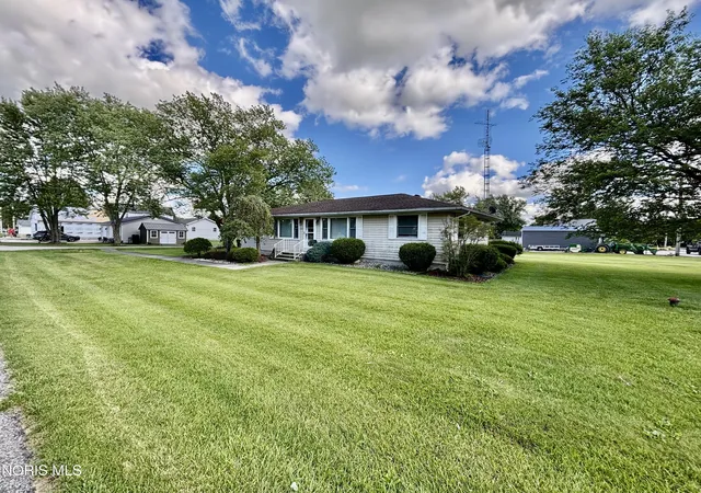 Photo 2 of Single family home for sale at 202 Cincinnati St, Blakeslee, OH 43505 | MLS# 10009566 | Listing updated on 2026-08-28
