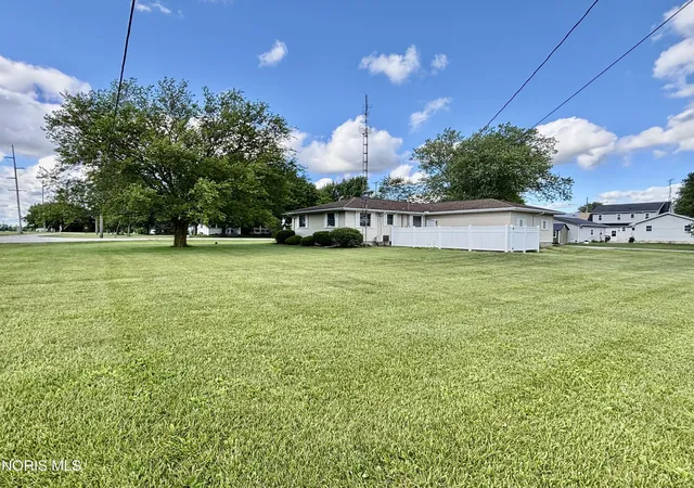 Photo 3 of Single family home for sale at 202 Cincinnati St, Blakeslee, OH 43505 | MLS# 10009566 | Listing updated on 2026-08-28
