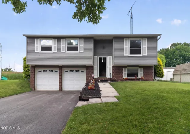 Homes for sale in Toledo, OH | 1919 Windbrook Ct, Toledo, OH 43611 | MLS# 10009578