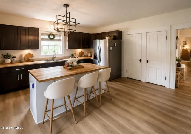 Photo 3 of Single family home for sale at 123 Clinton Ave, Tiffin, OH 44883 | MLS# 10009482 | Listing updated on 2026-09-03