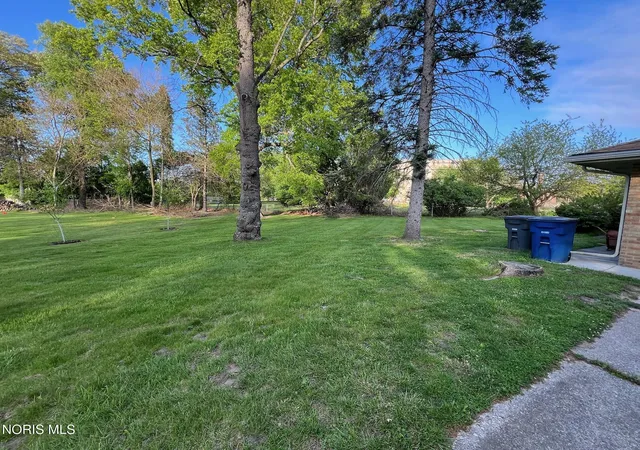 Homes for sale in Toledo, OH | 1001 Greenhills Rd, Toledo, OH 43607 | MLS# 10009491