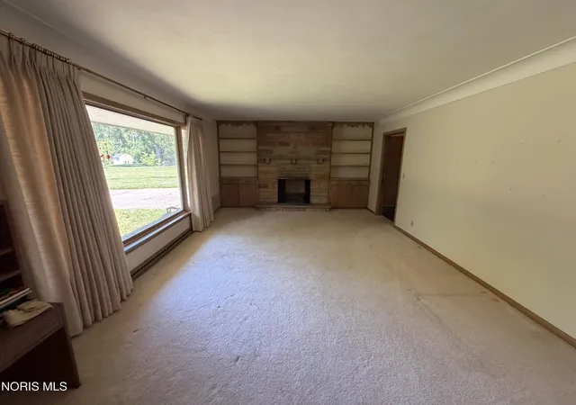 Photo 3 of Single family home for sale at 1001 Greenhills Rd, Toledo, OH 43607 | MLS# 10009491 | Listing updated on 2026-07-31