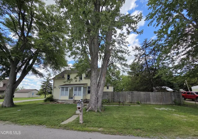 Photo 3 of Single family home for sale at 29494 Cason St, Millbury, OH 43447 | MLS# 10010069 | Listing updated on 2026-07-24