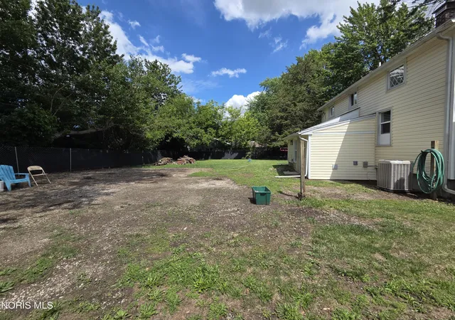 Photo 3 of Single family home for sale at 29494 Cason St, Millbury, OH 43447 | MLS# 10010069 | Listing updated on 2026-07-24