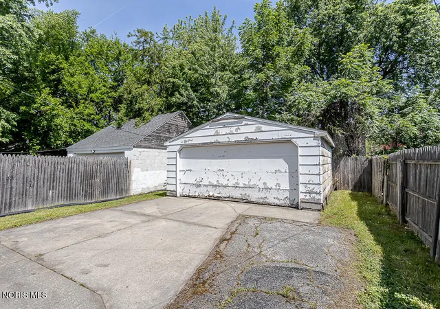 Homes for sale in Toledo, OH | 1740 Marlow Rd, Toledo, OH 43613 | MLS# 10009750