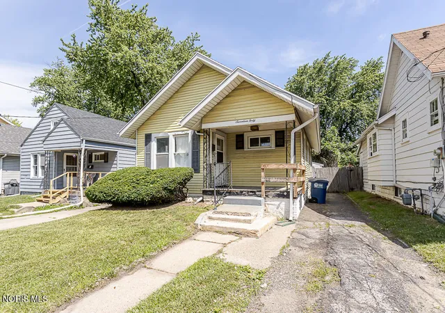 Homes for sale in Toledo, OH | 1740 Marlow Rd, Toledo, OH 43613 | MLS# 10009750