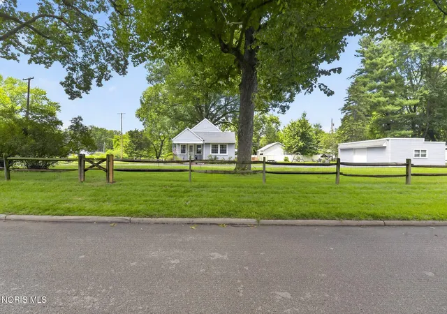 Photo 26 of Single family home for sale at 1655 Eastgate Rd, Toledo, OH 43614 | MLS# 10009511 | Listing updated on 2026-09-01