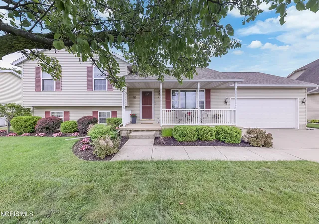 Homes for sale in Napoleon, OH | 612 Briarheath Ave, Napoleon, OH 43545 | MLS# 10009517