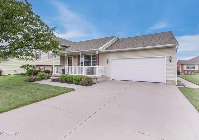 Homes for sale in Napoleon, OH | 612 Briarheath Ave, Napoleon, OH 43545 | MLS# 10009517