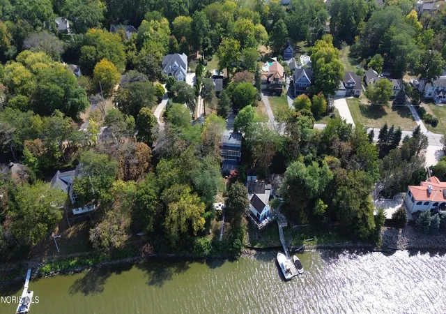 Homes for sale in Perrysburg, OH | 28968 E River Rd, Perrysburg, OH 43551 | MLS# 10009929
