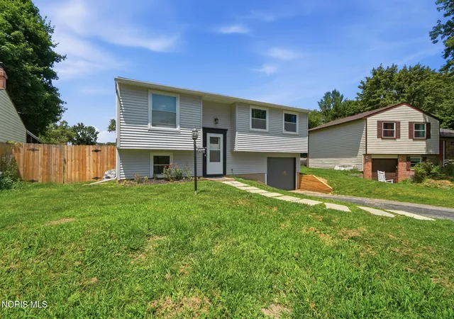 Homes for sale in Toledo, OH | 4766 Ventura Dr, Toledo, OH 43615 | MLS# 10009843