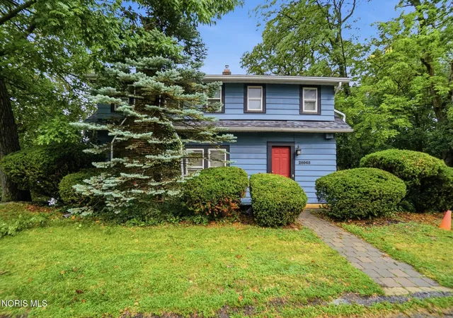 Homes for sale in Perrysburg, OH | 28965 E River Rd, Perrysburg, OH 43551 | MLS# 10009928