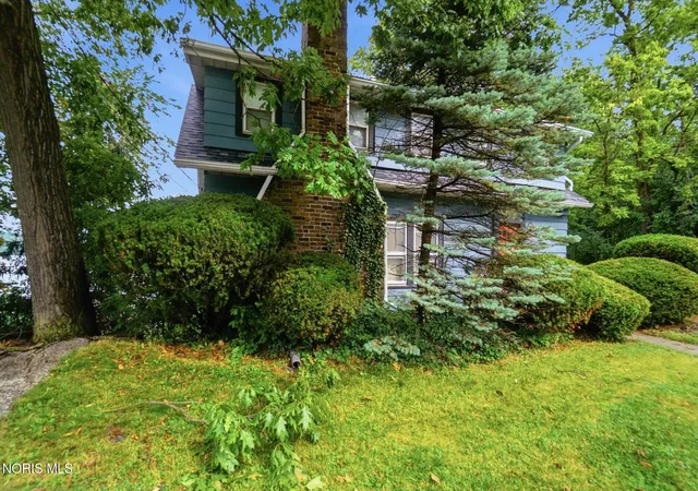 Homes for sale in Perrysburg, OH | 28965 E River Rd, Perrysburg, OH 43551 | MLS# 10009928