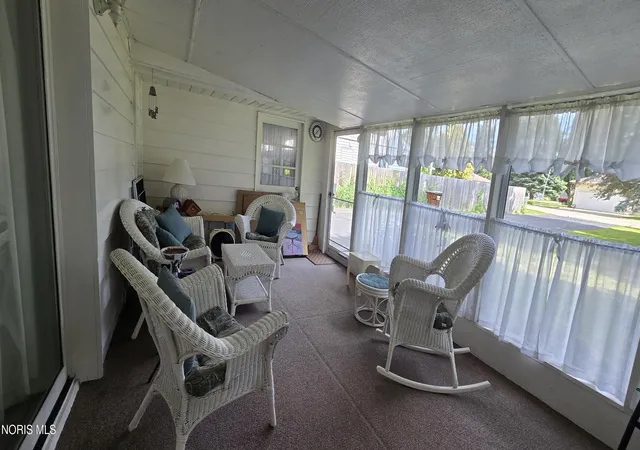Photo 3 of Single family home for sale at 5243 Pageland Dr, Toledo, OH 43611 | MLS# 10009617 | Listing updated on 2026-09-09