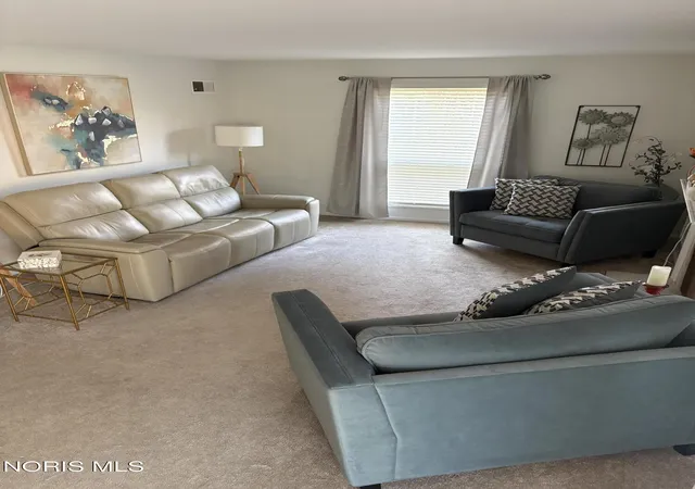 Homes for sale in Sylvania, OH | 5679 Monroe St #702, Sylvania, OH 43560 | MLS# 10009622