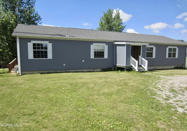 Homes for sale in Montpelier, OH | 366 Seneca Dr, Montpelier, OH 43543 | MLS# 10009574