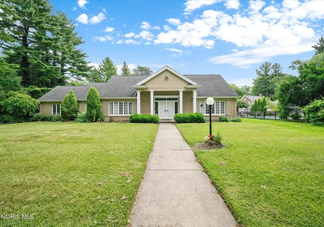 Homes for sale in Ottawa Hills, OH | 2060 Whitehall Rd, Ottawa Hills, OH 43606 | MLS# 10009627