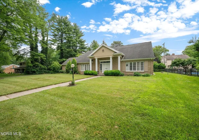 Homes for sale in Ottawa Hills, OH | 2060 Whitehall Rd, Ottawa Hills, OH 43606 | MLS# 10009627