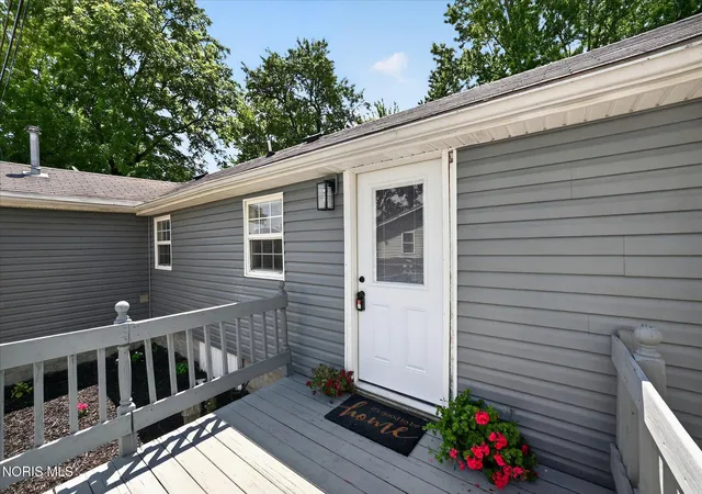1st image of 25864 Broad St, Perrysburg, OH 43551 | MLS# 10009540
