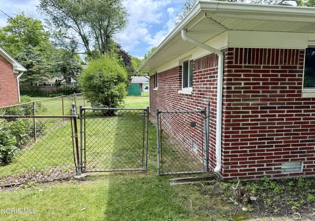 3rd image of 2235 Belvedere Dr, Toledo, OH 43614 | MLS# 10009567