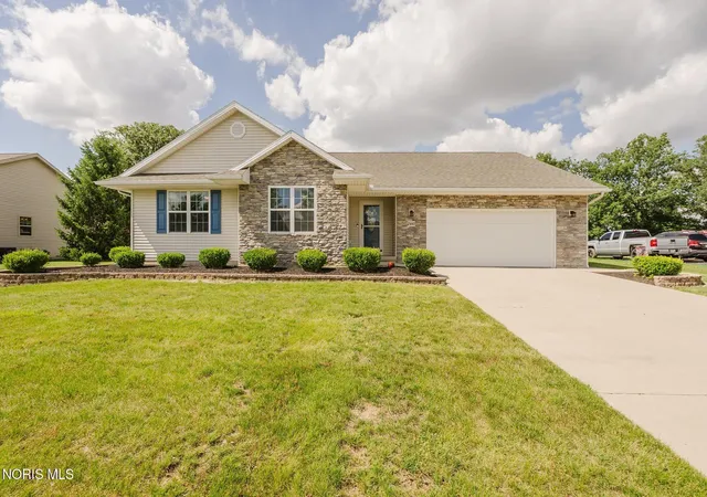Homes for sale in Findlay, OH | 2440 Bluestone Dr, Findlay, OH 45840 | MLS# 10009549
