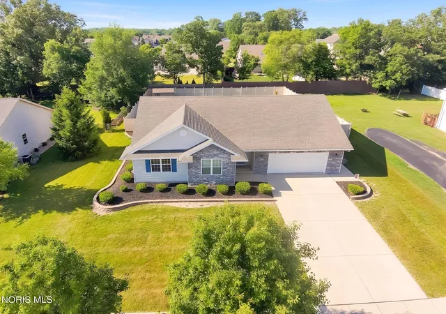 Homes for sale in Findlay, OH | 2440 Bluestone Dr, Findlay, OH 45840 | MLS# 10009549