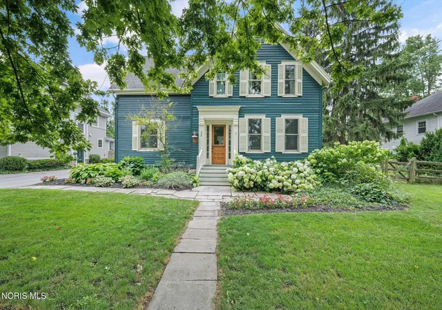 Homes for sale in Perrysburg, OH | 326 E Front St, Perrysburg, OH 43551 | MLS# 10009945