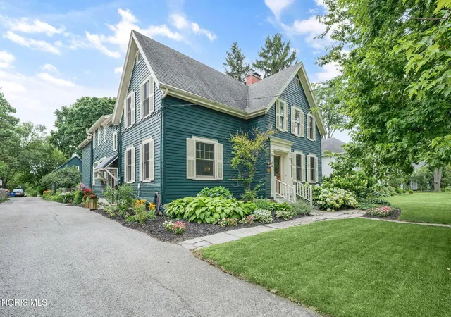 Homes for sale in Perrysburg, OH | 326 E Front St, Perrysburg, OH 43551 | MLS# 10009945