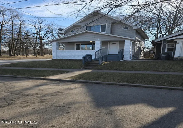 Photo 1 of Single family home for sale at 1703 Marlow Rd, Toledo, OH 43613 | MLS# 10009597 | Listing updated on 2026-07-31