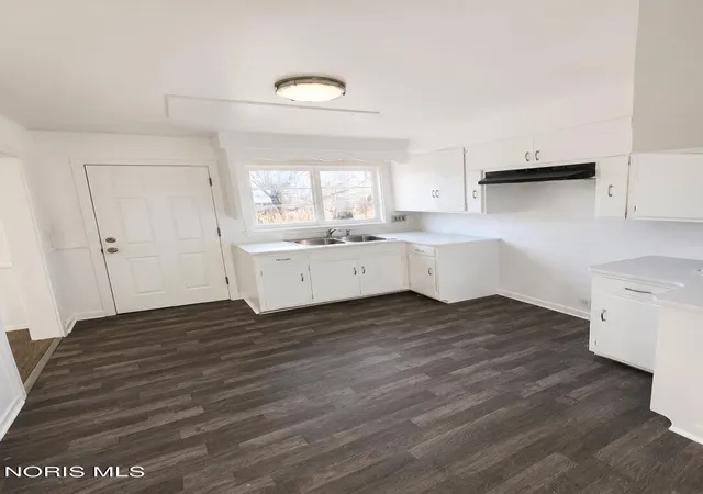 Photo 2 of Single family home for sale at 1703 Marlow Rd, Toledo, OH 43613 | MLS# 10009597 | Listing updated on 2026-07-31