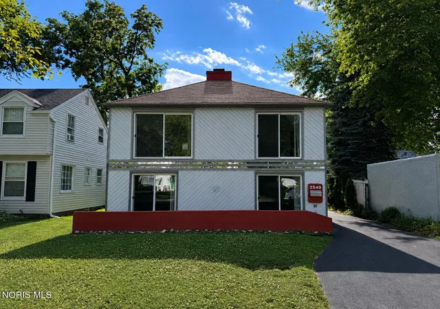 Homes for sale in Toledo, OH | 2549 Goddard Rd, Toledo, OH 43606 | MLS# 10009700