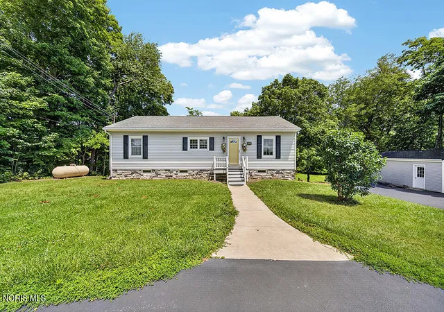Photo 1 of Single family home for sale at 3511 Ohio 18, Tiffin, OH 44883 | MLS# 10009629 | Listing updated on 2026-08-17