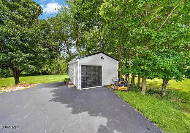 Photo 4 of Single family home for sale at 3511 Ohio 18, Tiffin, OH 44883 | MLS# 10009629 | Listing updated on 2026-08-17